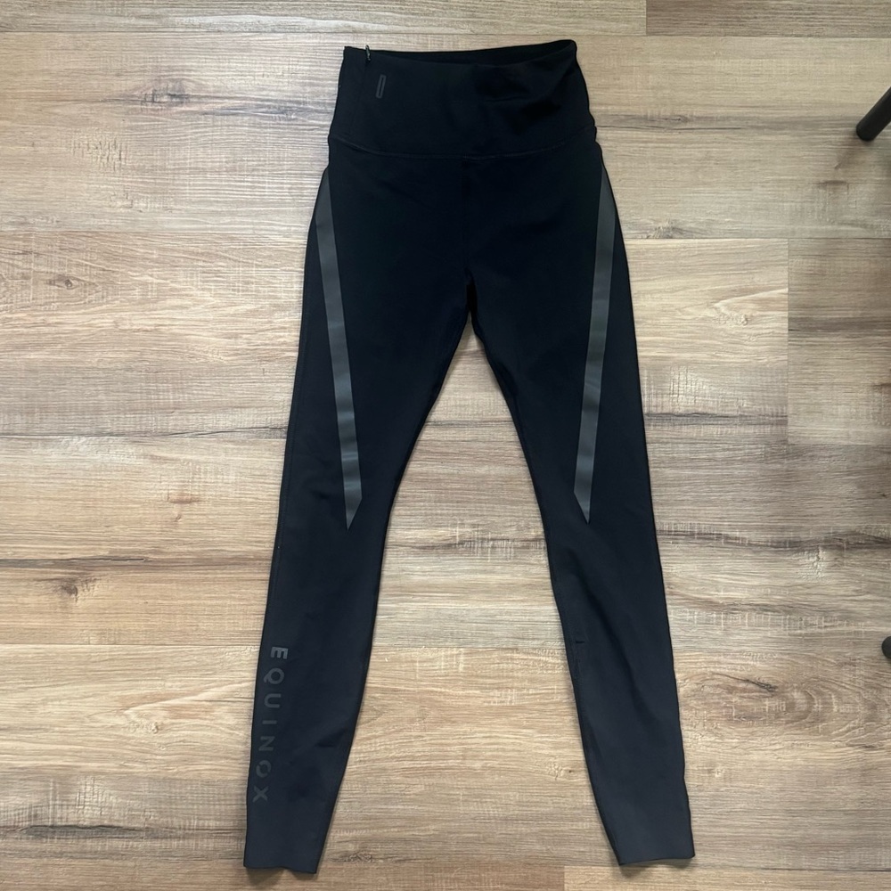 Equinox Black Leggings with Gray Accents XS women’s run